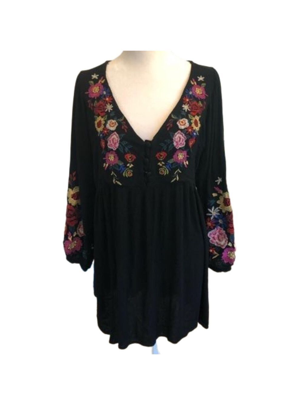 Umgee Size M embroidered v neck top. Peasant baby doll black floral bohemian